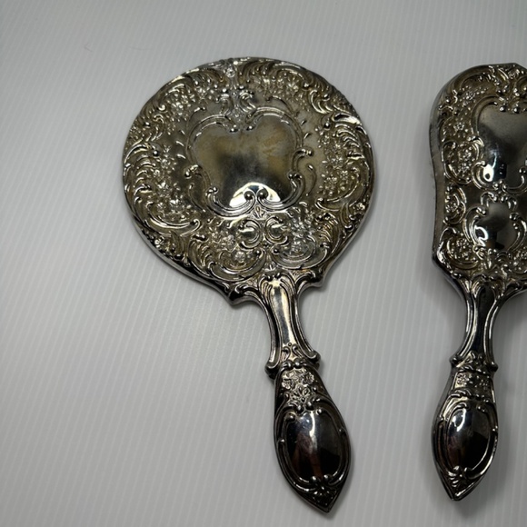 Vintage Antique Silver Plated Ornate Vanity Set-Hand Mirror ~9”, Comb, Brush - Picture 6 of 9